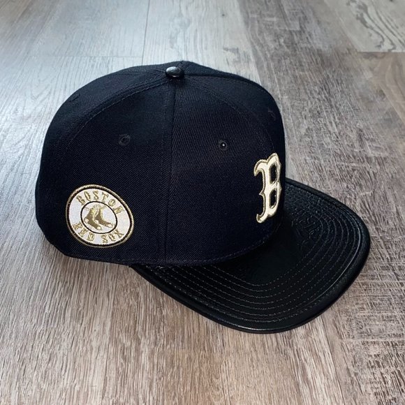 Black Leather Boston Red Sox Snap Back Hat - Picture 3 of 11